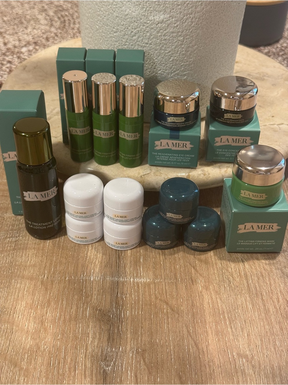 New 14pc La Mer Skincare set, treatment lotion soft cream serum and more